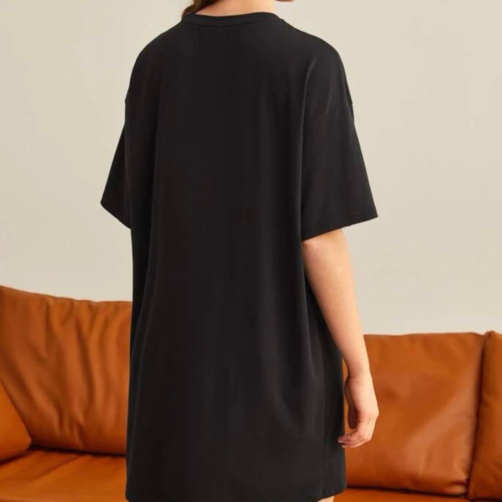 This is a big bang theory letter graphic drop shoulder tee dress - Picture 2 of 2
